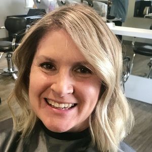 Meet your Posher, Leigh